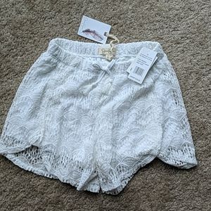 White stretchy short